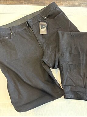 Avenue Black Stretch Straight-Leg Jeans sz 18